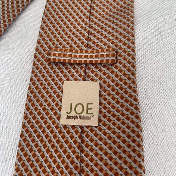 JOE Joseph Abboud 100% Silk Metallic Perfection Tie. - Picture 4 of 8